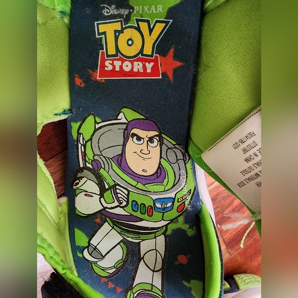 Kids Toy Story Velcro Sandals - Picture 6 of 8